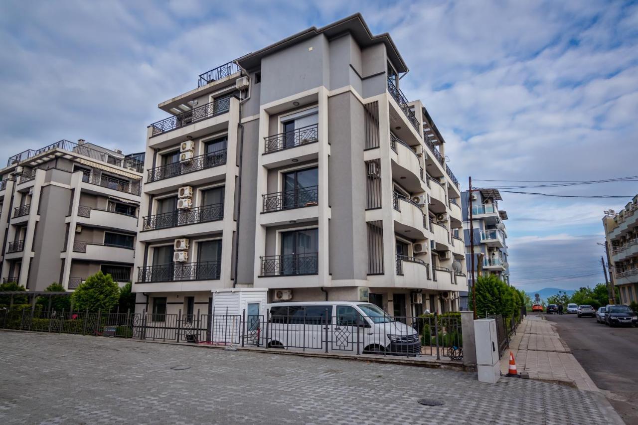 Cozy One-Bedroom Apartment In Night Breeze Burgas City Eksteriør billede