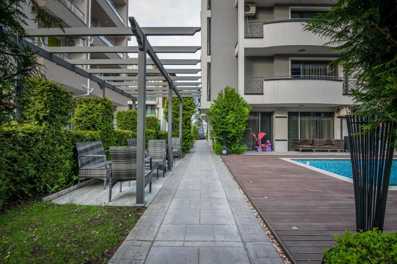 Cozy One-Bedroom Apartment In Night Breeze Burgas City Eksteriør billede